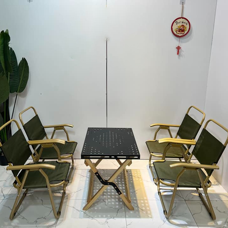 Bàn xếp gọn cắm trại dã ngoại Camping chân gỗ mặt sắt GC664