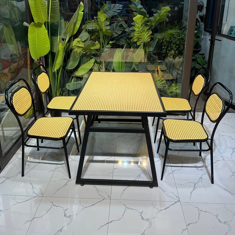 Bộ bàn ghế cafe chân sắt kết hợp lưng mây độc đáo GC879