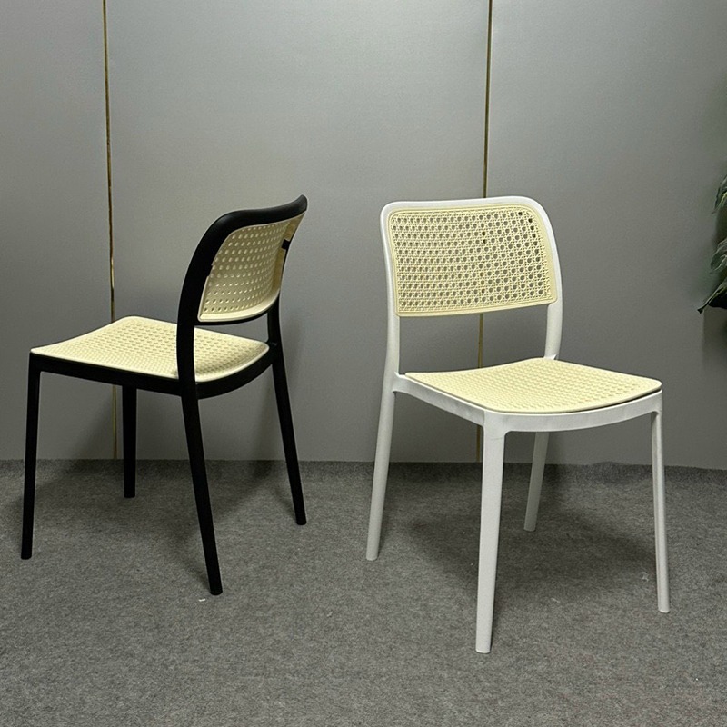 Ghế nhựa đúc Holly mặt ghế và lưng ghế giả mây GC212