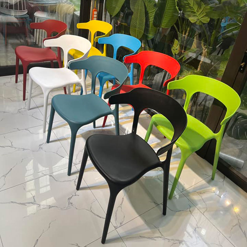 Ghế nhựa đúc xếp chồng, giá rẻ giao ngay GC210