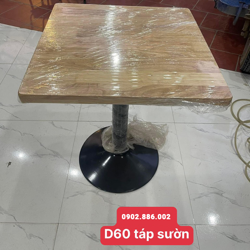 Bàn cafe vuông chân sắt mặt gỗ cao su GC861