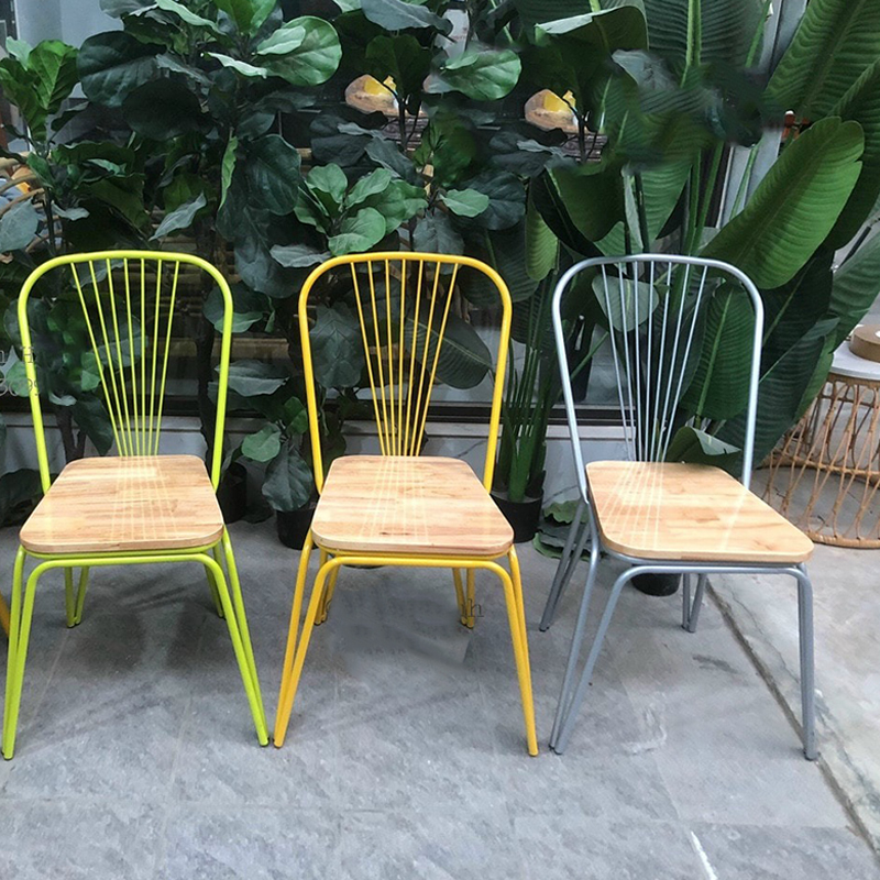 Bộ ghế sắt tựa nan quạt kết hợp bàn 3 chân GC582