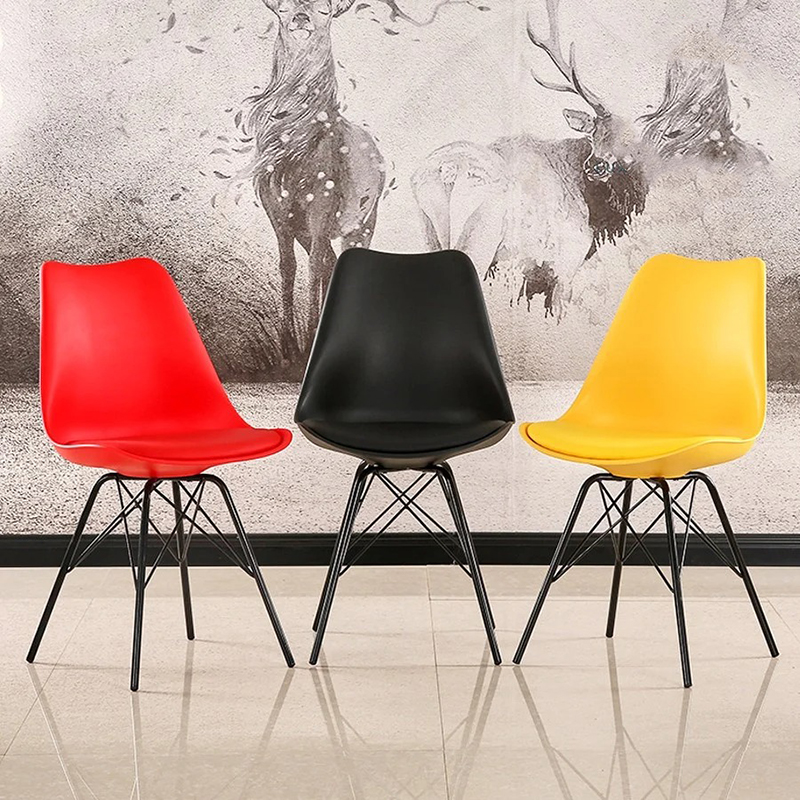 Ghế nhựa Eames mặt đệm chân sắt GC240