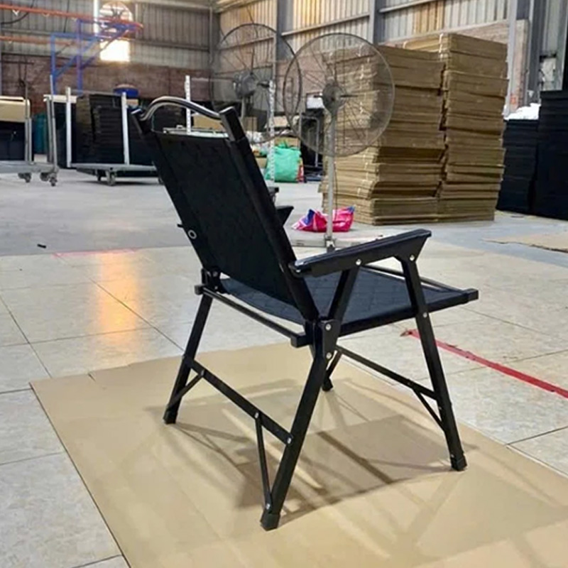 Ghế gấp gọn ngoài trời với thiết kế chắc chắn, siêu nhẹ, dễ mang theo BS199