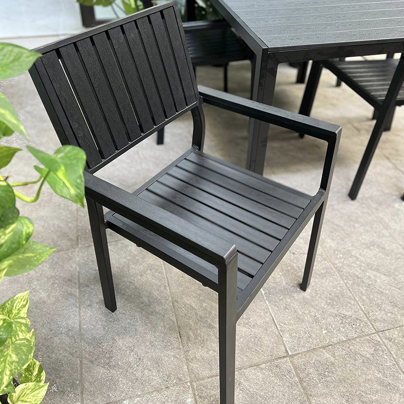 Bàn ghế khung nhôm, mặt bàn nan gỗ Composit vân gỗ đẹp BS338