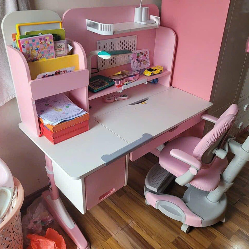 Bàn học cho bé giúp con ngồi học đúng cách ngay từ nhỏ BH400