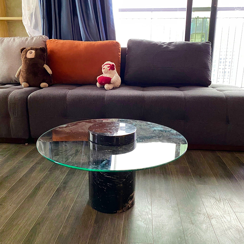 Bàn trà trụ đá đen tự nhiên nguyên khối mặt kính BT500