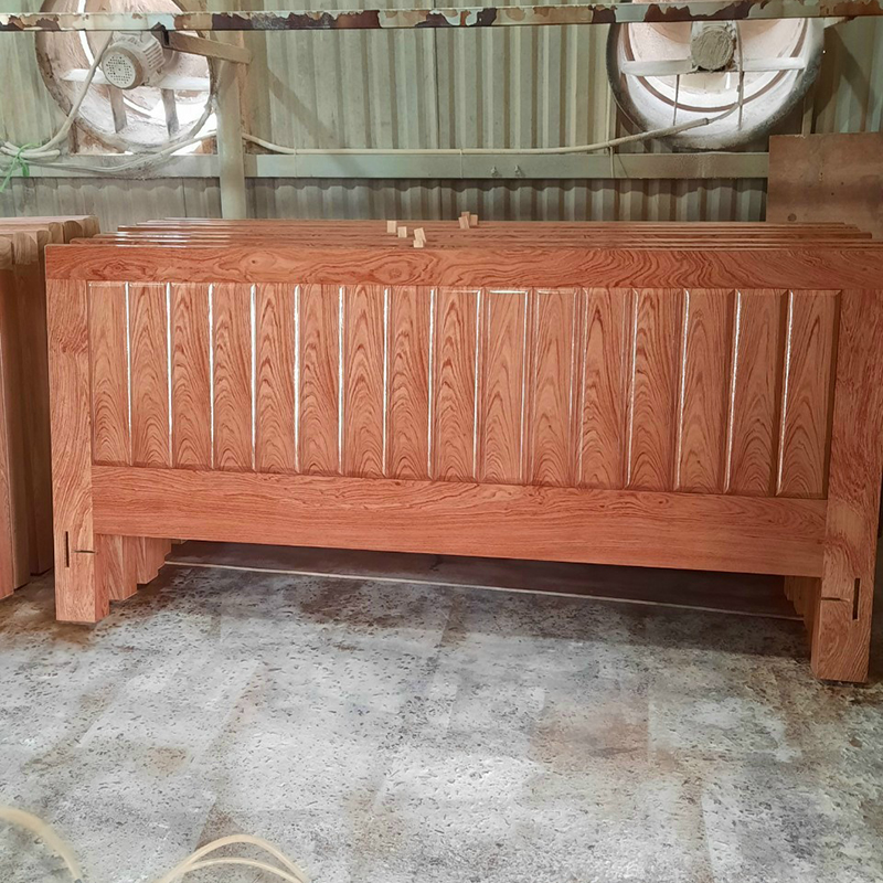 Giường ngủ chân quỳ gỗ hương đá 1m8 x 2m GN086