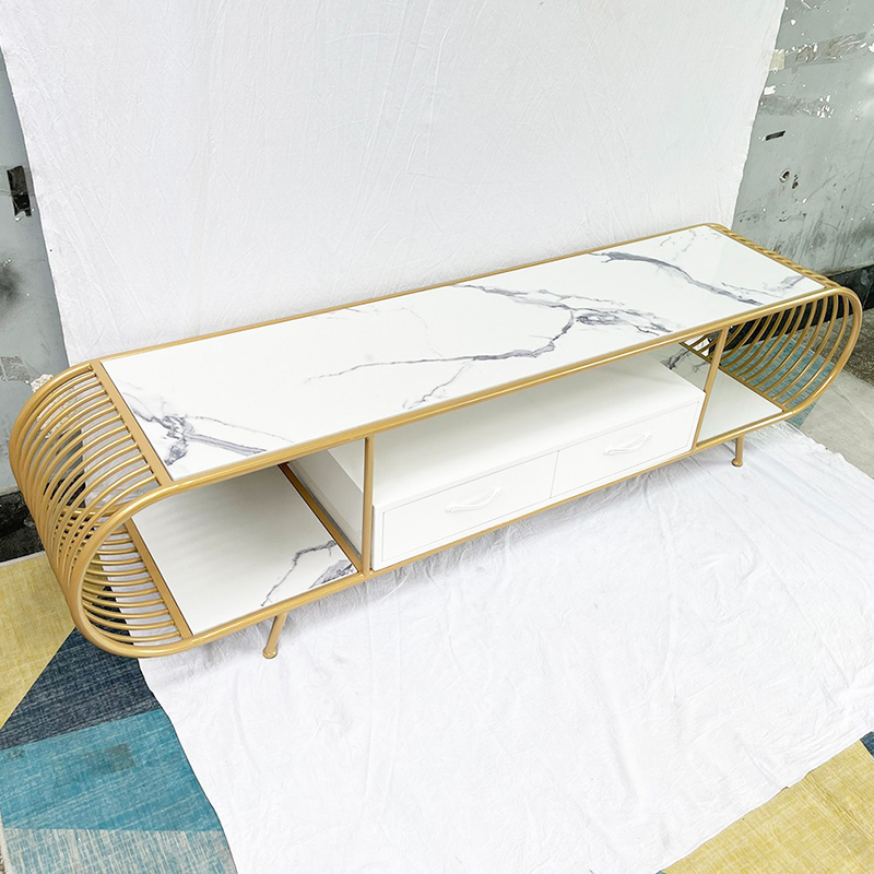 Kệ tivi phòng khách hiện đại, mặt đá khung sắt mạ vàng KT396
