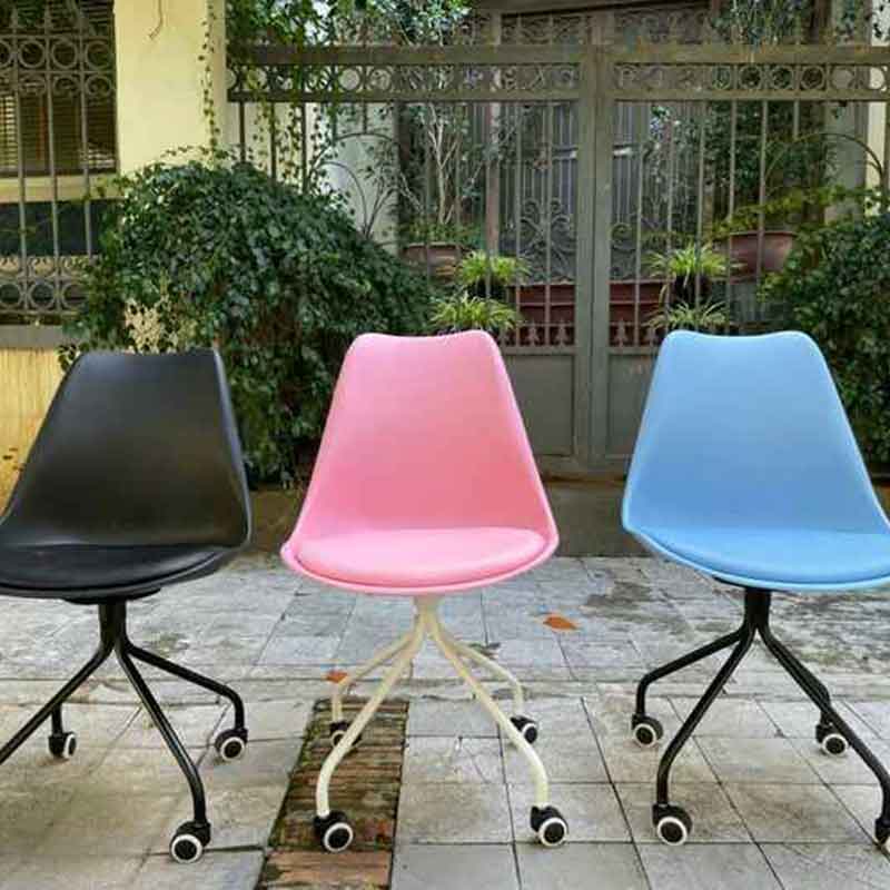 Ghế nhựa Eames mặt đệm chân 4 càng có bánh xe di chuyển GC242