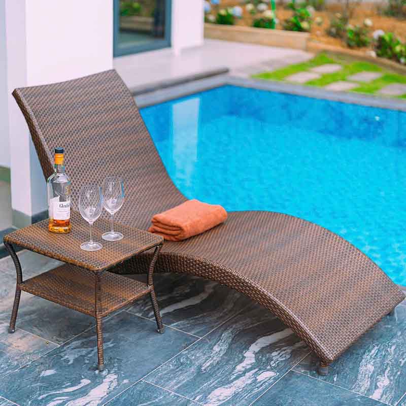 Combo bàn ghế hồ bơi, bãi biển mây nhựa thiết kế với đường cong mềm mại GT079